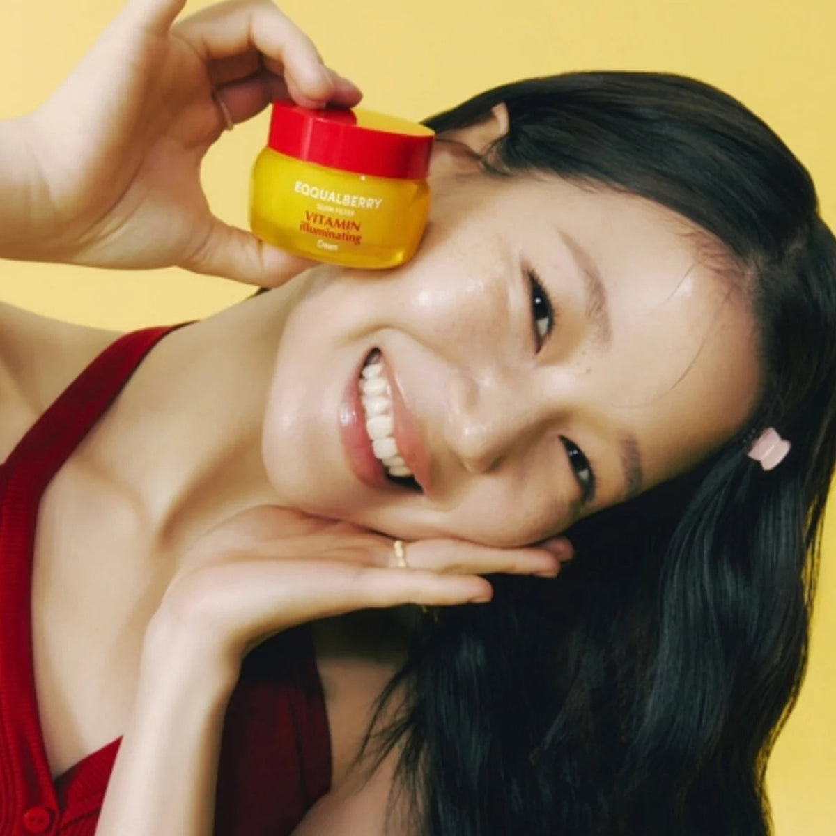 Crema hidratante EQQUALBERRY con acerola y Ceramide NP para una piel luminosa