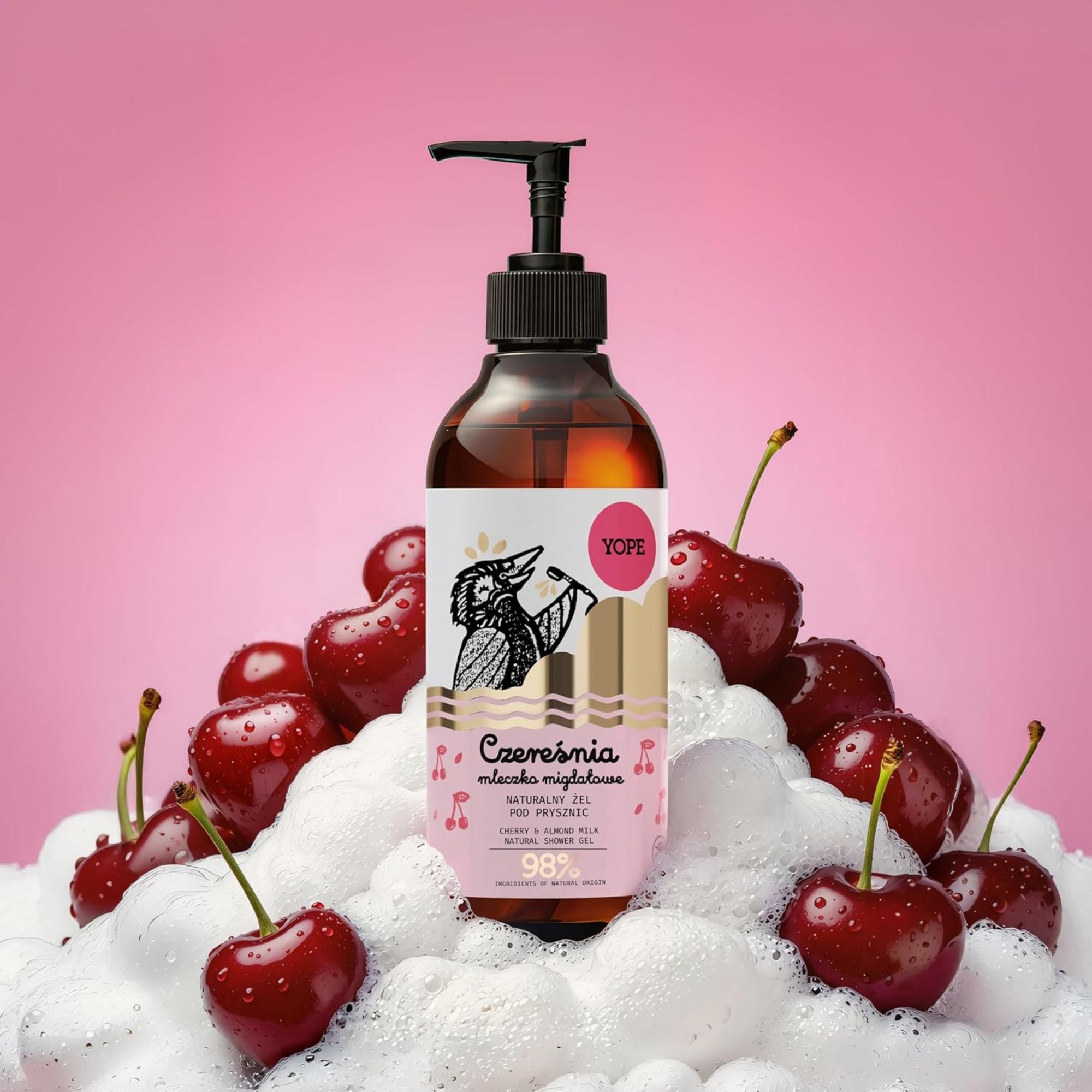 Gel de ducha hidratante con aroma dulce de cereza y almendra para todo tipo de pieles.