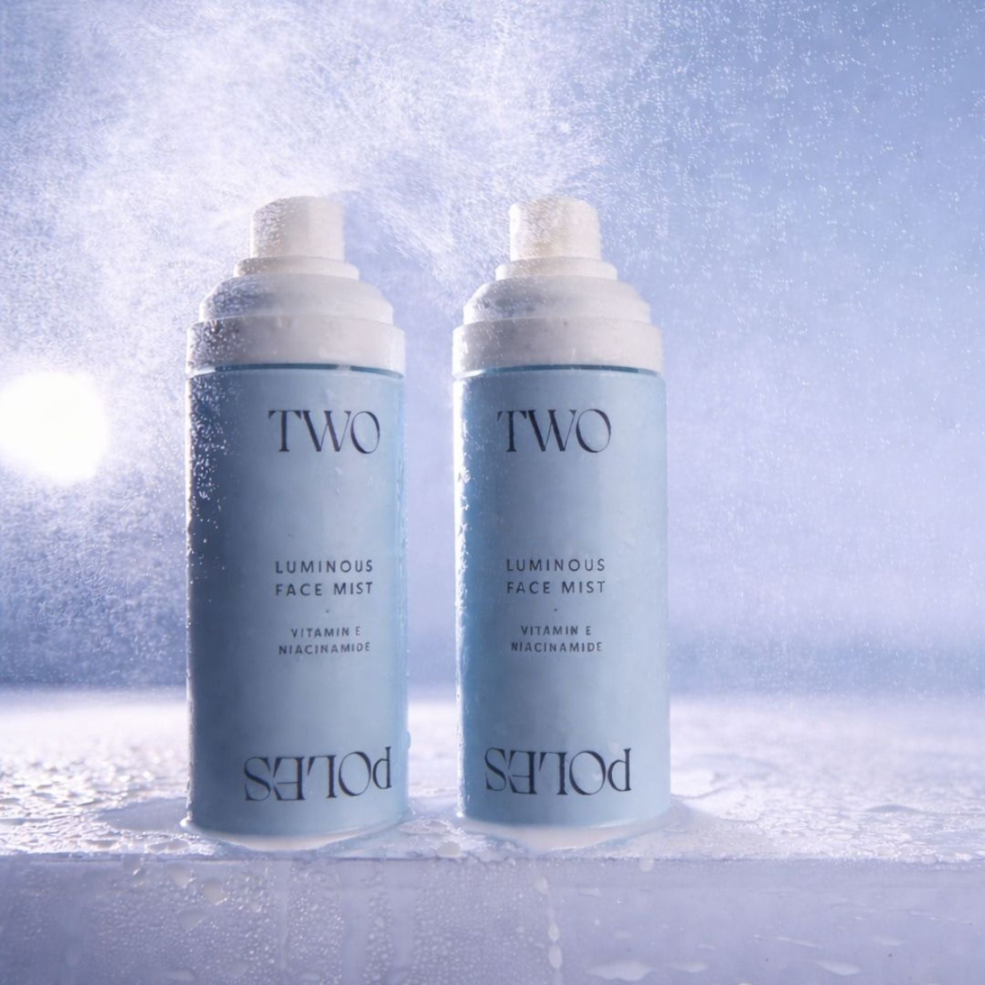 Luminous Face Mist utilizada sobre el maquillaje para aportar luminosidad y fijación