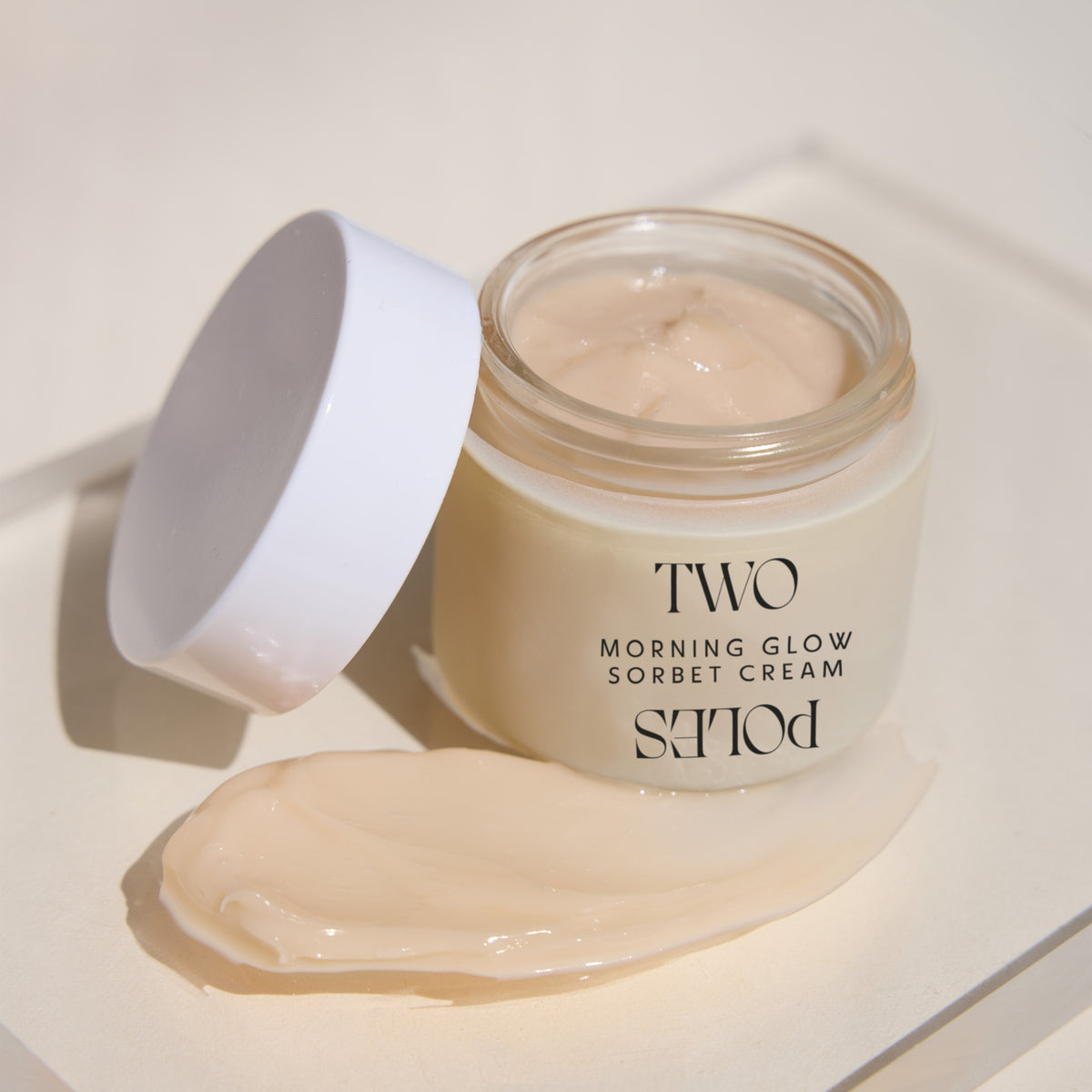 Crema TWO POLES con vitamina C encapsulada, niacinamida y ácido tranexámico