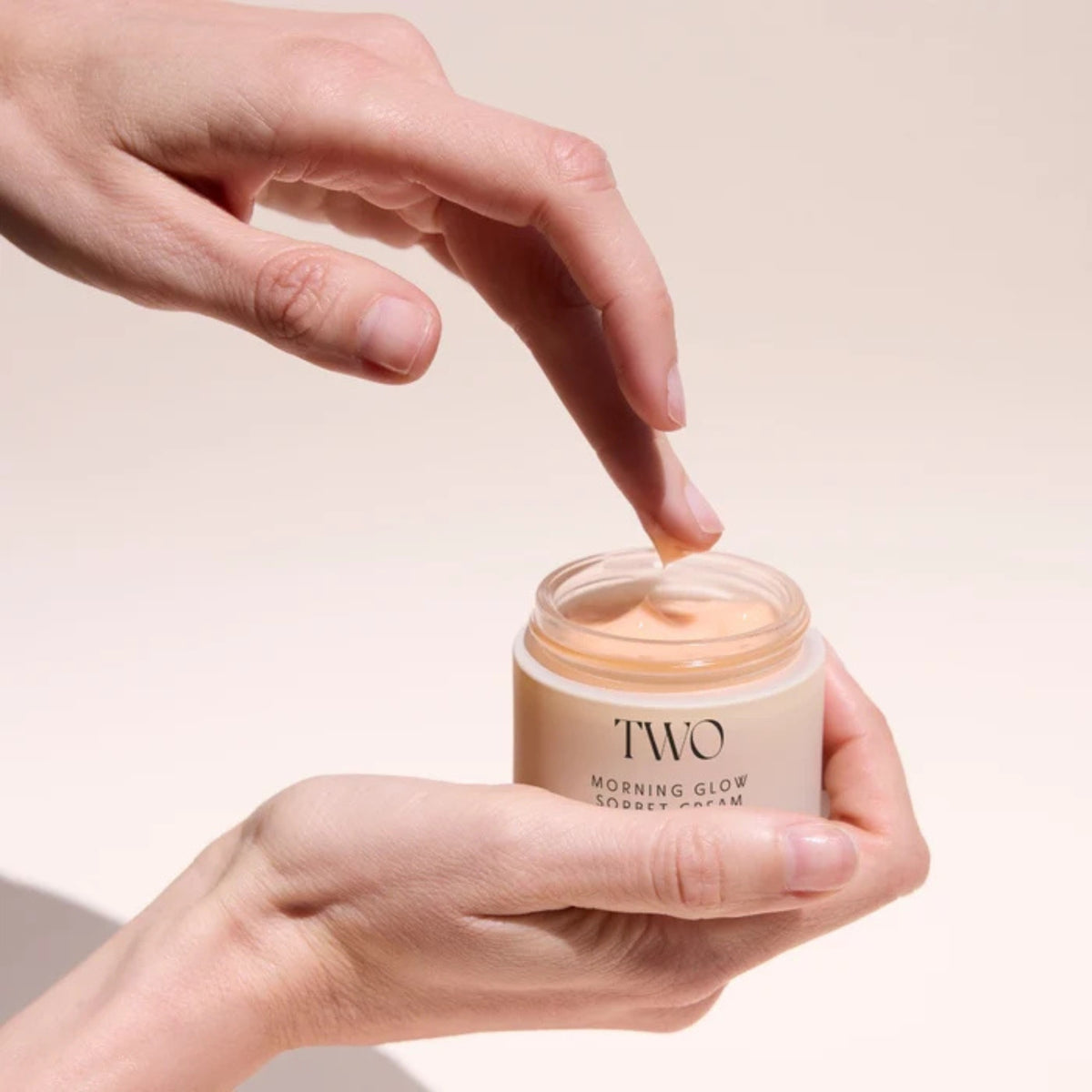 Textura sorbete ultraligera de Morning Glow Sorbet Cream de TWO POLES