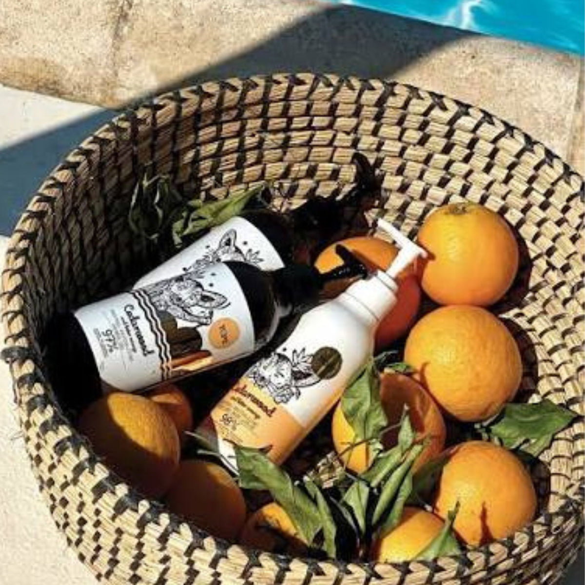 Loción hidratante YOPE para manos y cuerpo con aroma cítrico y amaderado